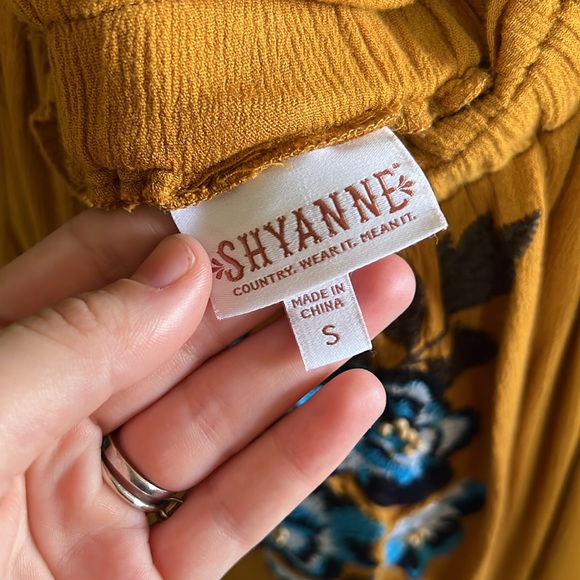 Shyanne Embroidered Off The Shoulder Bell Sleeve Swing Dress - Picture 4 of 4